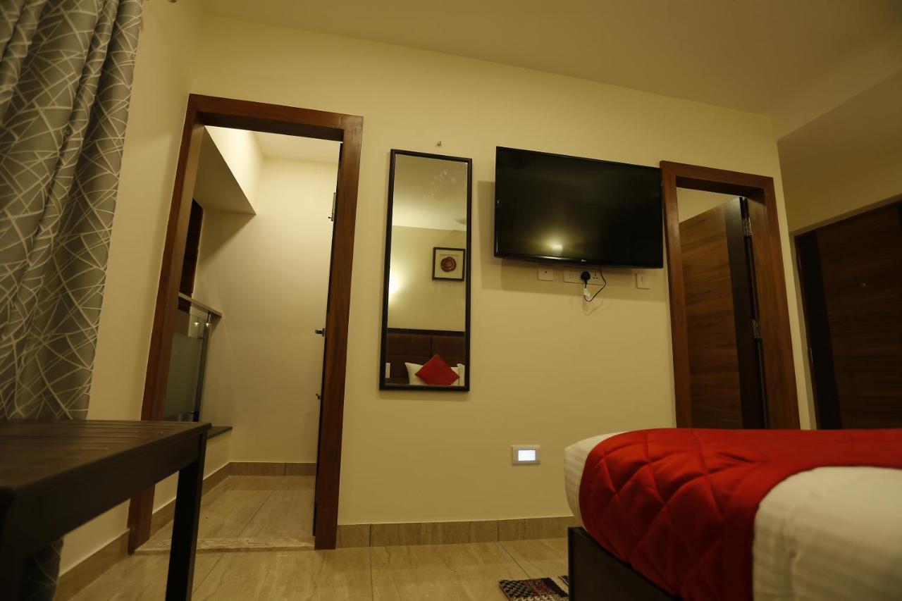 D Breeze Suites Devanahalli Экстерьер фото
