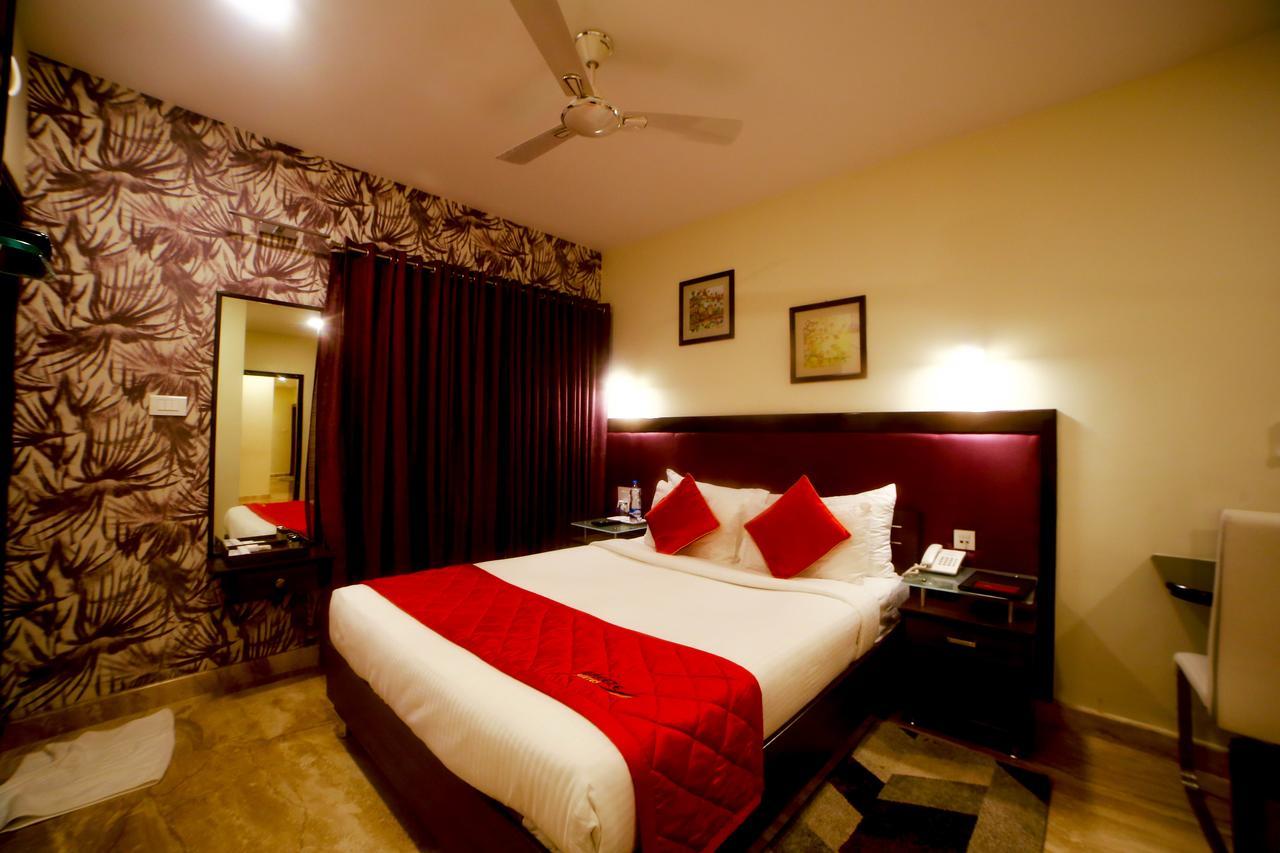 D Breeze Suites Devanahalli Экстерьер фото