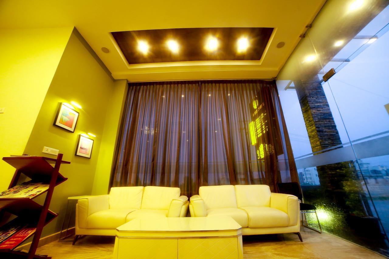 D Breeze Suites Devanahalli Экстерьер фото