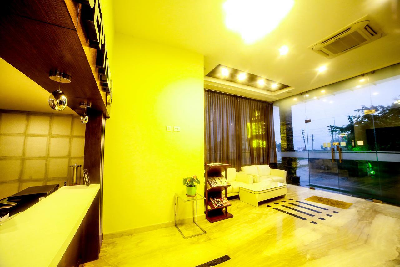 D Breeze Suites Devanahalli Экстерьер фото